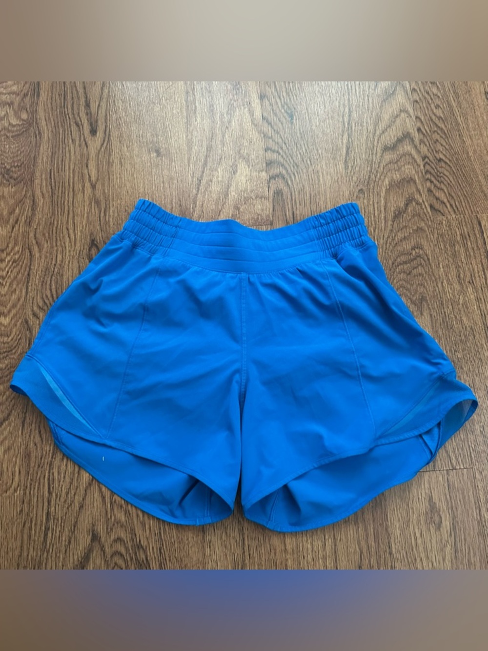 Lululemon Activewear  Run Shorts Bright Blue size 4 elastic waist